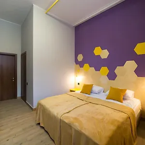 Bee Station Kiew