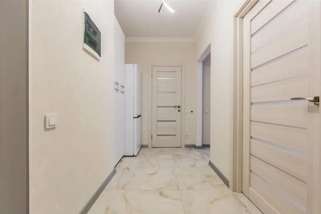 Новые Светлые Апартаменты Метро Славутич Apartment Kiew
