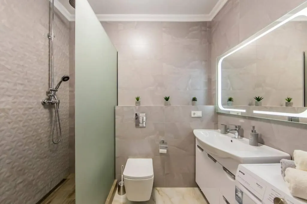 Apartment Новые Светлые Апартаменты Метро Славутич